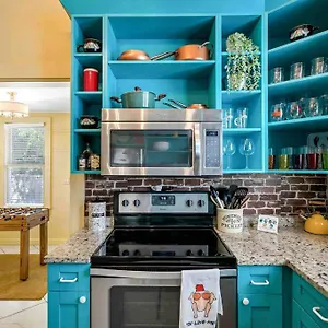 friends-airbnb-themed-2bed-2bath-walkable-to-all-of-ybor.hotelstampa.org/